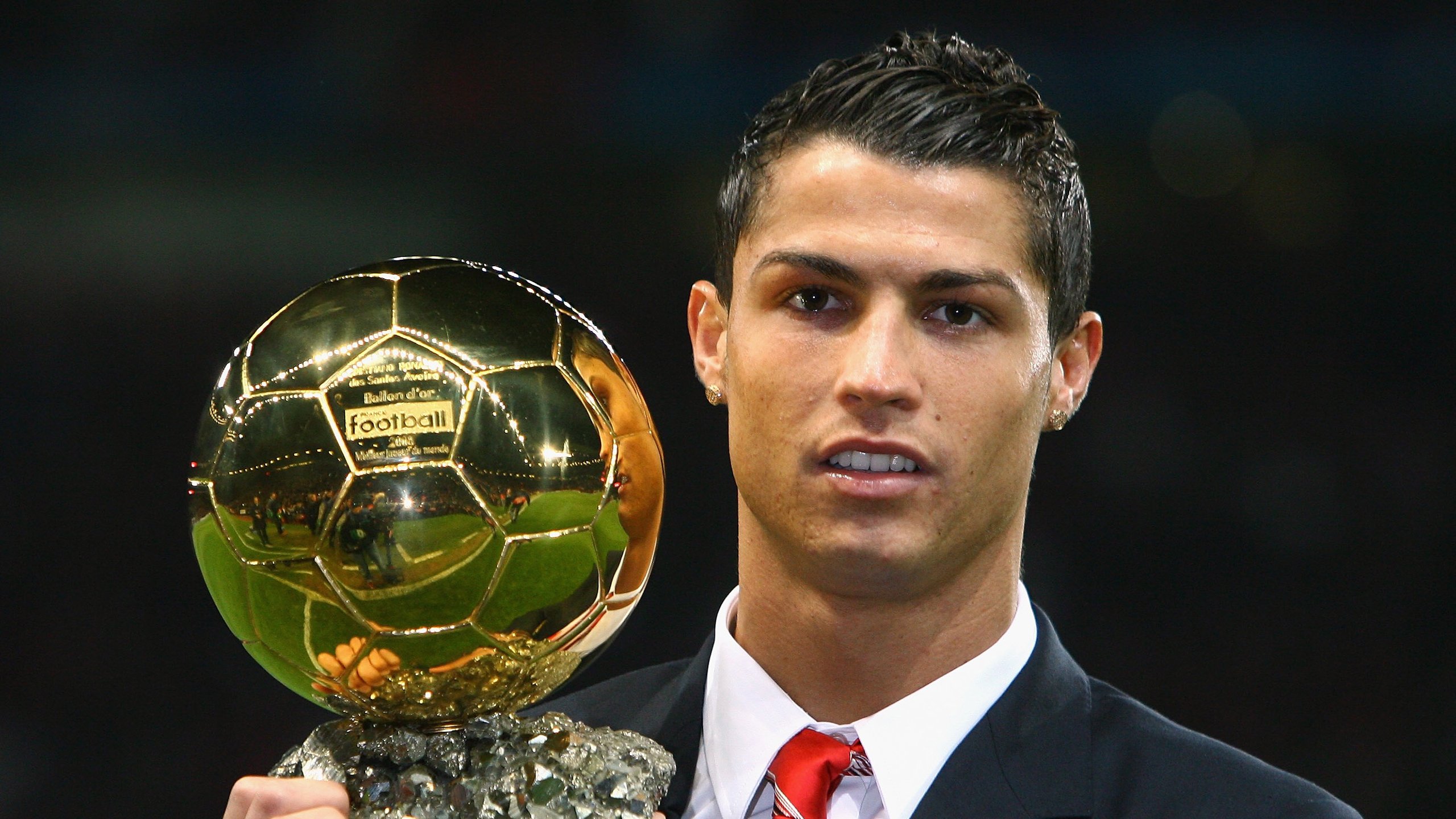 “安赫尔·巴尔博萨的灵活性与反应速度，助力阿根廷美洲狮队实现快速反击”