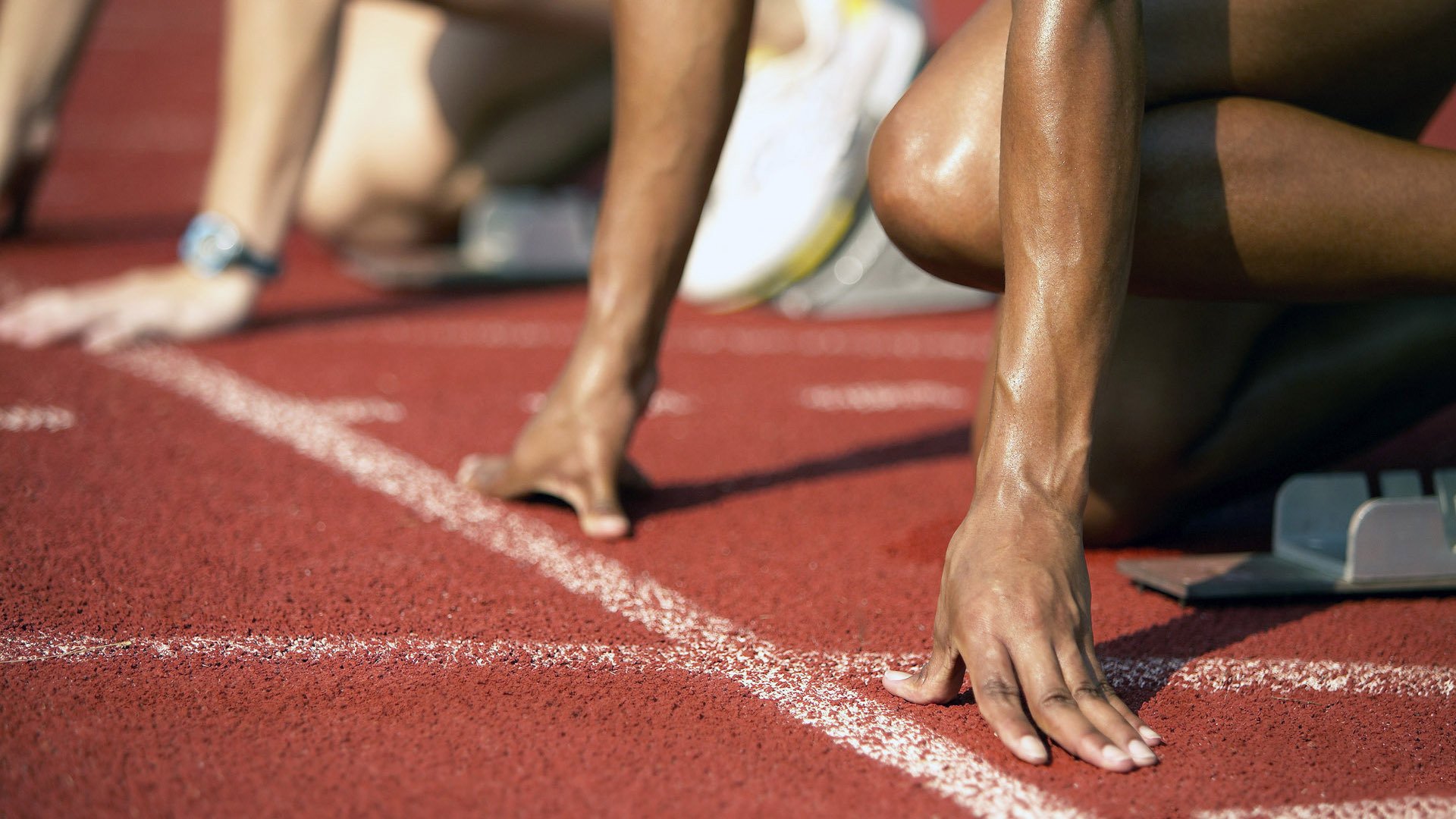 亚历山德里娅·帕金斯蝶泳决赛技惊四座